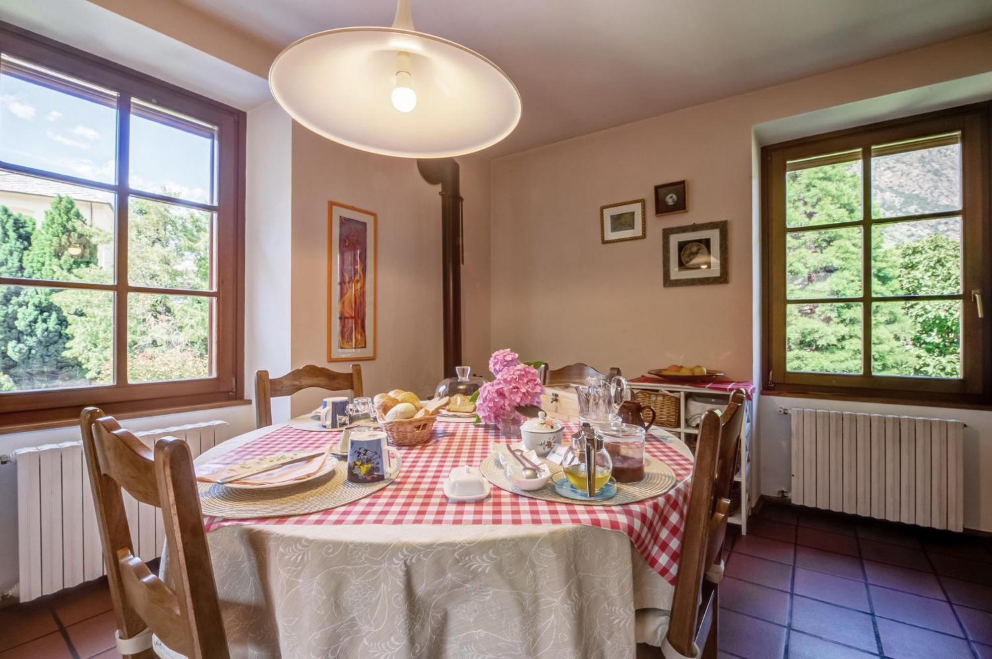 Il Pellegrino Bed & Breakfast Issogne Exterior foto